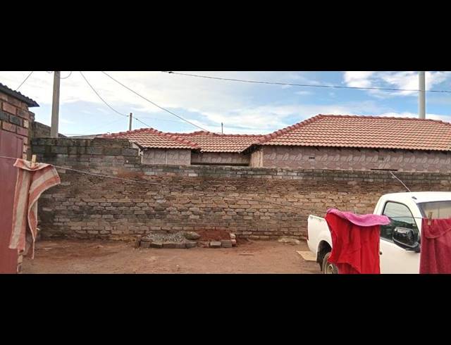 2 BEDROOM HOUSE FOR SALE IN THULANI